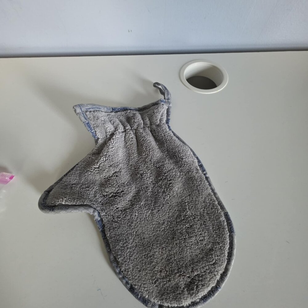EUC Norwex Dust Mitt - Picture 5 of 5